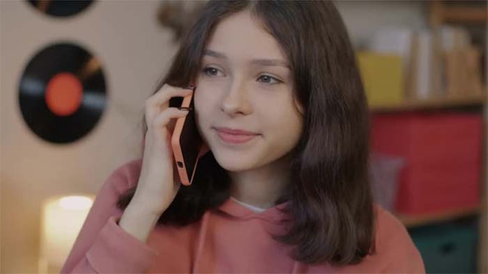 آداب گفتگو درحال صحبت با تلفن