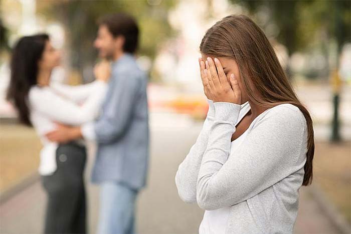 ازدواج دختر تنها