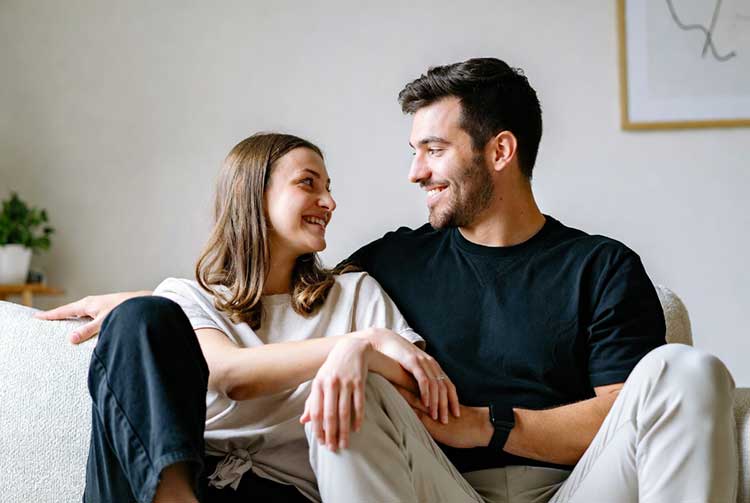 تفاوت عشق صرف با عشق همراه با رفاقت