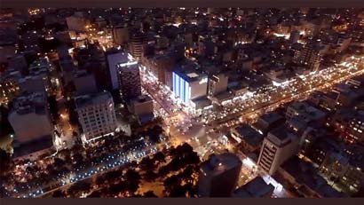 خیابان نوبهار: قلب تپنده شب‌های شهر